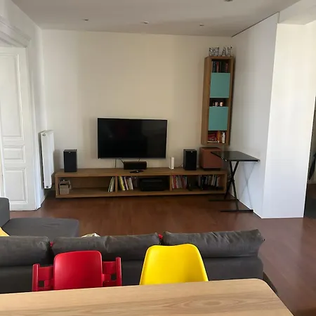 The Riverbank Flat - Perfect For Family *
