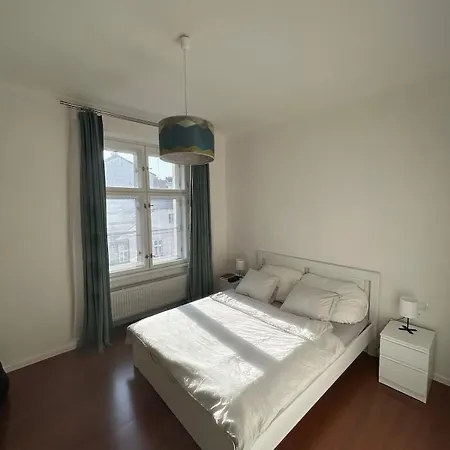 The Riverbank Flat - Perfect For Family Appartement Praag